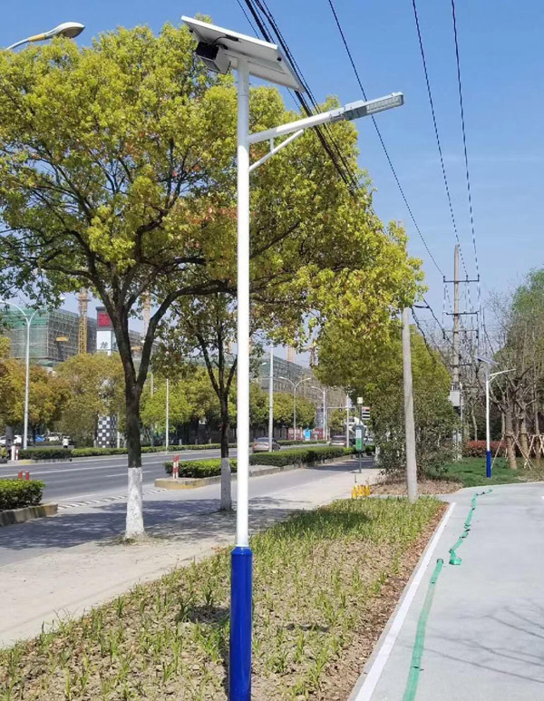 太阳能路灯价格与质量，我们应该选择哪个？